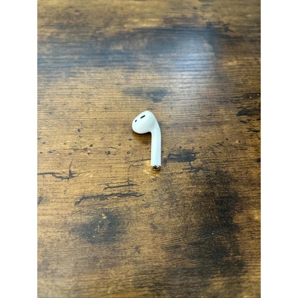 Apple White Left Earbud AirPod Stem-Style Wireless Earbud
